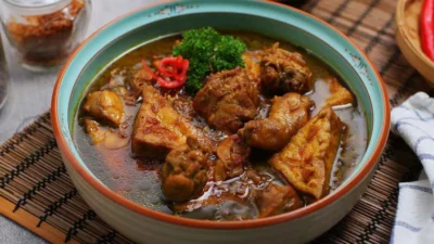 Resep Semur Ayam Kecap Sederhana, Kuah Kental Meresap