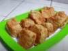 Resep Tahu Isi Jamur Pedas, Kreasi Gorengan Super Pedas yang Bikin Ketagihan (image from screenshot Youtube dapur bu yun)