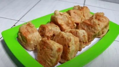 Resep Tahu Isi Jamur Pedas, Kreasi Gorengan Super Pedas yang Bikin Ketagihan (image from screenshot Youtube dapur bu yun)