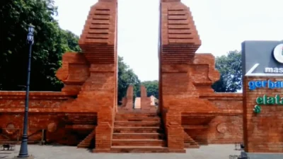 5 Tempat Wisata di Cirebon Paling Hits dan Banyak Dikunjungi, Catat Sekarang Juga! (image from screenshot Youtube dimensi official)