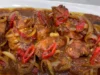 Resep Ayam Kecap Bawang Bombay, Kreasi Tumis Ayam dengan Bumbu Manis yang Meresap (image from screenshot Youtube ika mardatillah)