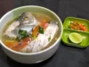 Resep Sop Ikan Gurame dengan Citarasa Lezat Mirip Seperti di Rumah Makan Khas Sunda (image from screenshot Youtube mbak ning)