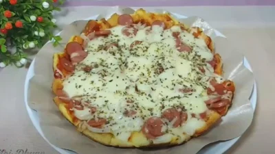 Resep Pizza Teflon Roti Tawar, Kreasi Pizza dengan Cara Simpel Namun Lezat Rasanya (image from screenshot Youtube mei dhyan)