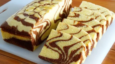 Resep Bolu Kukus Zebra, Kreasi Unik Kue Basah Cocok Buat Teman Ngopi (image from screenshot Youtube tri pujis)