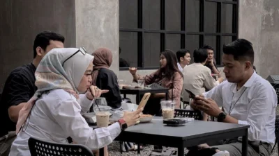 Sejati Coffee, Kafe Cozy Bernuansa Industrial, Sediakan Beragam Menu Kopi