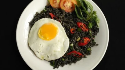 Resep Nasi Goreng Cumi Hitam yang Gurih dan Enaknya Bikin Nambah Terus!