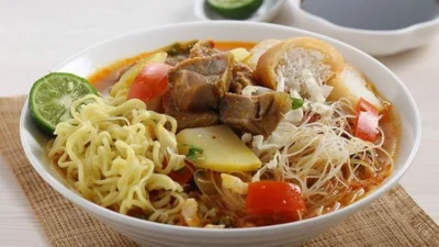 Resep Soto Mie Bogor : Sajian Nikmat Disantap Saat Turun Hujan!