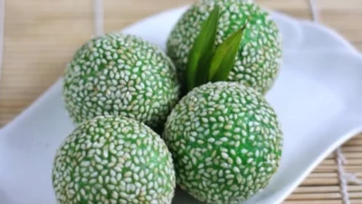 Resep Onde-Onde Gula Merah Pandan Isi Unti Kelapa