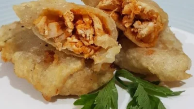 Resep Cireng Isi Ayam Suwir Pedas, Gurih Pedasnya Sedap