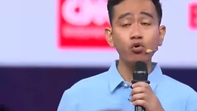 Dugaan Kecurangan Debat Cawapres, Gibran Pakai Tiga Mikrofon, Ada Apa?