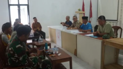 Panitia Pilkades Desa Gambarsari Kumpulkan Timses Sosialisasikan Surat Suara Sah dan Tidak Sah