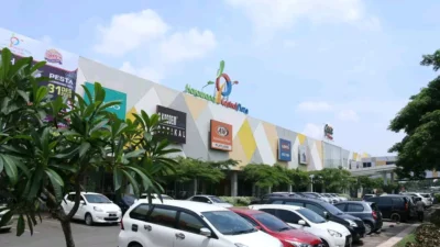 1000 Kembang Api Ramaikan Pesta Tahun Baru di Mall KCP Karawang