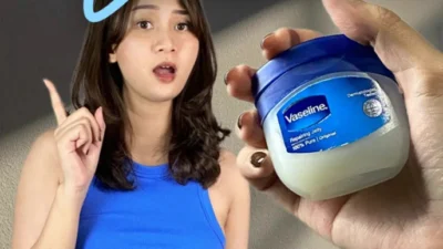 Cara Menggunakan Lip Scrub Vaseline dengan Benar