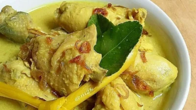 Resep Opor Ayam Jawa, Kuahnya Gurih dan Bumbunya Meresap