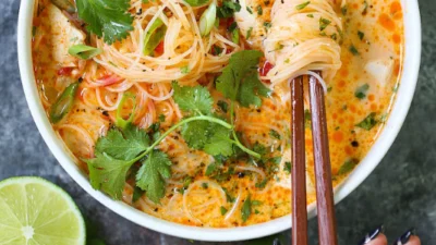 Dingin-dingin Gini Bikin Resep Bihun Kuah Pedas Bisa Menjadi Pilihan Terbaik (Image From: Damn Delicious)