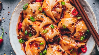 Resep Wonton Chili Oil yang Pedasnya Bisa Bikin Menjerit, Enak Banget Dimakan Saat Hujan (Image From: Bianca Zapatka)