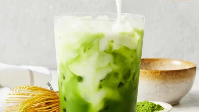 Jangan Ragu untuk Cobain Resep Matcha Latte ini di Rumah, Seger Banget! (Image From: Love and Lemons)