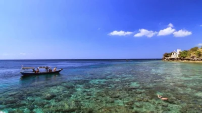 Foto: Pulau Menjanga, Bali sebagai salah satu Tempat Snorkeling di Indonesia. (Sumbe Foto: Melampa Indonesia)