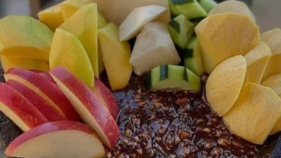 Resep Sambal Rujak Buah Manis Pedas, Hidangan Segar dan Menyegarkan