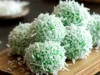 Bikin Resep Klepon Gula Merah di Rumah Anti Gagal, Gula Merahnya Langsung Meleleh! (Image From: Wandercooks)