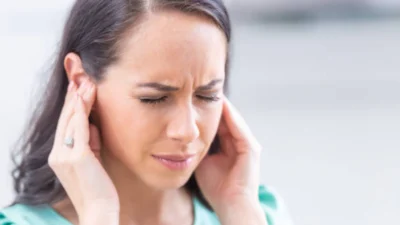 5 Penyebab Telinga Berdengung atau Tinnitus, Harus Berhati-hati dengan Suara Keras 5 Penyebab Telinga Berdengung atau Tinnitus, Harus Berhati-hati dengan Suara Keras (Image From: iStock)