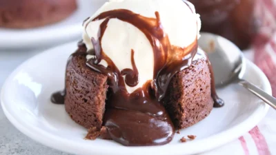 Resep Lava Cake yang Cokelatnya Sanggup Melelehkan Hatimu (Image From: Mel's Kitchen Cafe)