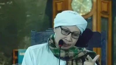 Nasehat dan Do'a dari Buya Yahya yang Terjerat Pinjol(YT_Buya Yahya)