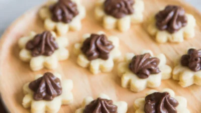 Camilan Nutella Butter Cookies yang Renyah, Cocok Buat Teman Liburan di Rumah (Image From: What To Cook Today)