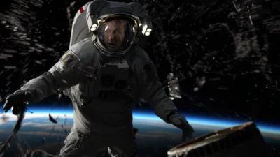 Film Moonfall: Aksi Sekelompok Astronom Menyelamatkan Bumi dari Benturan Bulan (Image From: IMDb)