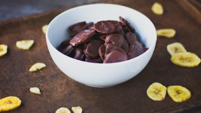 Resep Keripik Pisang Coklat Lumer untuk Camilan Manis di Meja Makanmu