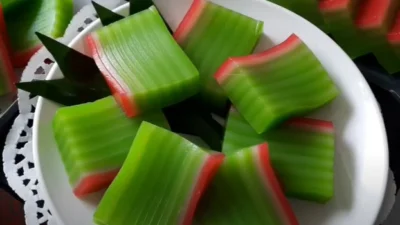 Cobain Resep Kue Lapis Pepe, Kreasi Kue Lapis Khas Betawi yang Unik (image from screenshot Youtube atha naufal)