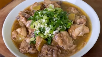 Resep Ayam Kukus Jahe, Sajian Masakan Hangat Cocok Disantap Saat Musim Hujan (image from screenshot Youtube ceceromed kitchen)