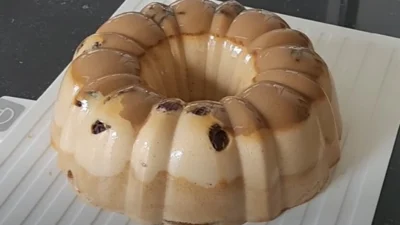 Resep Puding Coffee Raisin ala Holland Bakery, Dijamin Padat dan Lembut (image from screenshot Youtube cooking with hel)