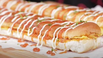 Resep Roti Long John Rumahan, Dijamin Isiannya Melimpah dan Padat (image from screenshot Youtube endeus.tv)