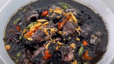 Resep Cumi Tinta Hitam Khas Jawa Timur Dijamin Tidak Alot dan Mantap Rasanya (image from screenshot Youtube ika mardatillah)