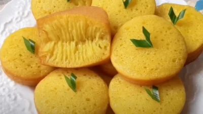 Resep Bika Ambon Mini Dijamin Lembut dan Bersarang, Cobain Deh! (image from screenshot Youtube nophy kitchen)