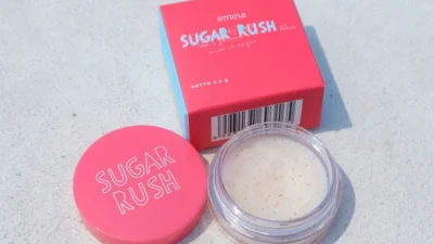 Review Lip Scrub Emina Untuk Bibir Kering dan Menghitam