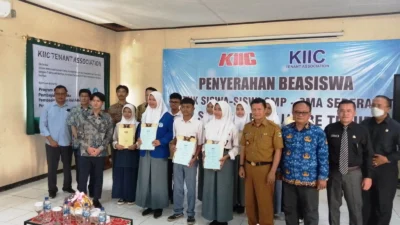 KIIC bersama Tenant Association Bagikan 340 Beasiswa di SMAN 1 Teluk Jambe Timur Karawang