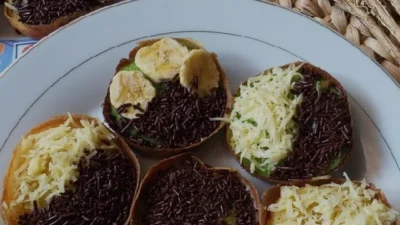 Cara Membuat Martabak Manis Mini Bersarang