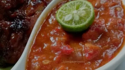 Resep Sambal Dadak Terasi yang Pedas Gurihnya Nendang di Mulut