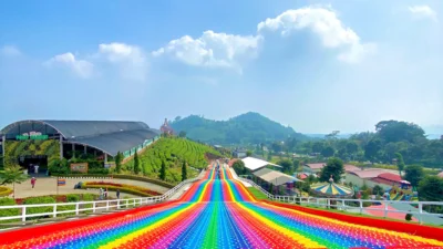 Liburan Seru Main Rainbow Slide di D'Castello Subang