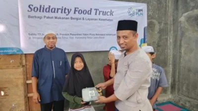 YBM PLN Lakukan ‘Solidarity Food Truck’ di Dua Pondok Pesantren Karawang