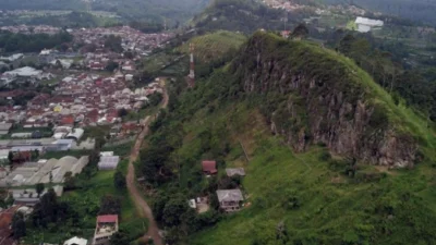 Pergeseran Sesar Lembang. (Sumber Foto: Good News From Indonesia)