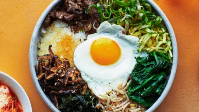 Cobain Bikin Resep Bibimbap Khas Korea ini di Rumah, Auto Kenyang Banget! (Image From: Bon Appetit)