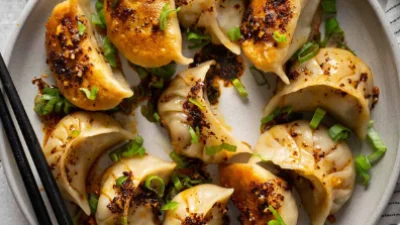 Resep Gyoza Ayam Udang untuk Menu di Tengah Hujan yang Dingin, Nikmat Banget! (Image From: El Mundo Eats)