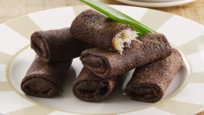 Resep Dadar Gulung Coklat yang Menggugah Selera, Manis Banget! (Image From: Resep Dadar Gulung Coklat yang Menggugah Selera, Manis Banget! (Image From: Sajian Sedap - Grid.ID)