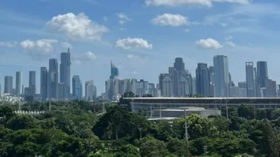 Fenomena Langit Biru Jakarta. (Sumber Foto: Okezone Travel)