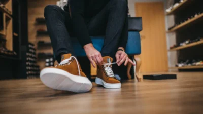 Rekomendasi Merk Sepatu Branded untuk Kamu yang Ingin Tampil Fashionable (Image From: iStock)