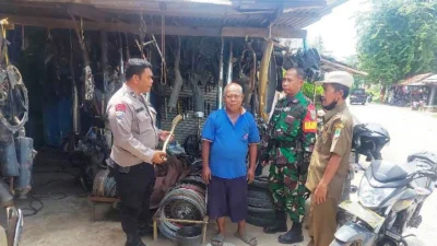 Polsek Lemahabang Polres Karawang bersama Koramil 0409/Telagasari Kodim 0604/Karawang Gencar Razia Knalpot Bising