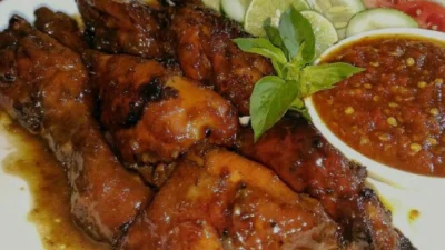 Resep Ayam Bakar Madu Spesial dengan Sambal Matah, Sajian Lezat yang Bikin Lidah Bergoyang!